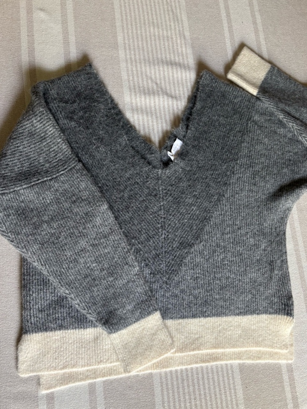 NWT Poles Maison Montagut V-Neck Wool Alpaca Blend Sweater - Grey Cream Medium